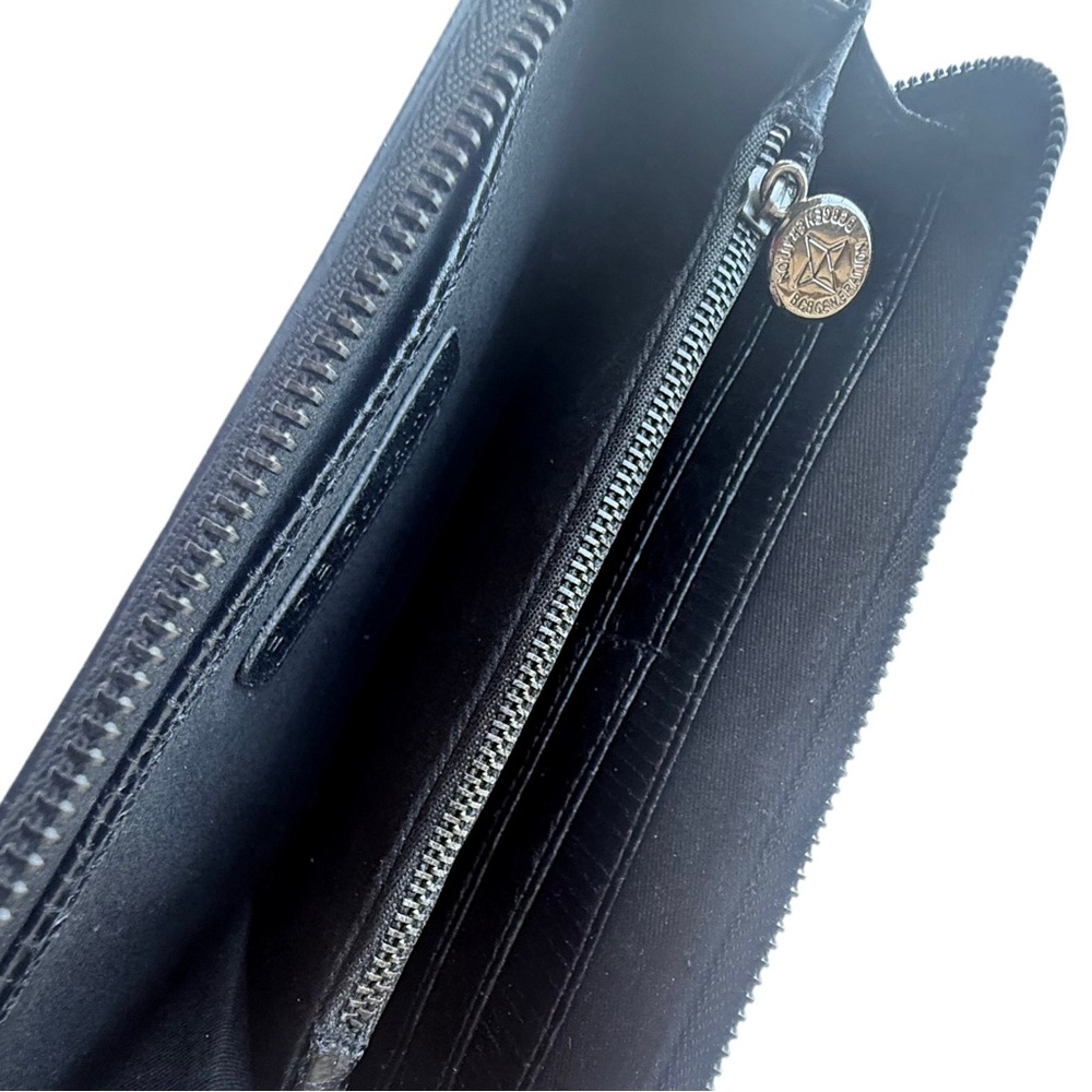 BCBG Clutch Wallet - Picture 5 of 8